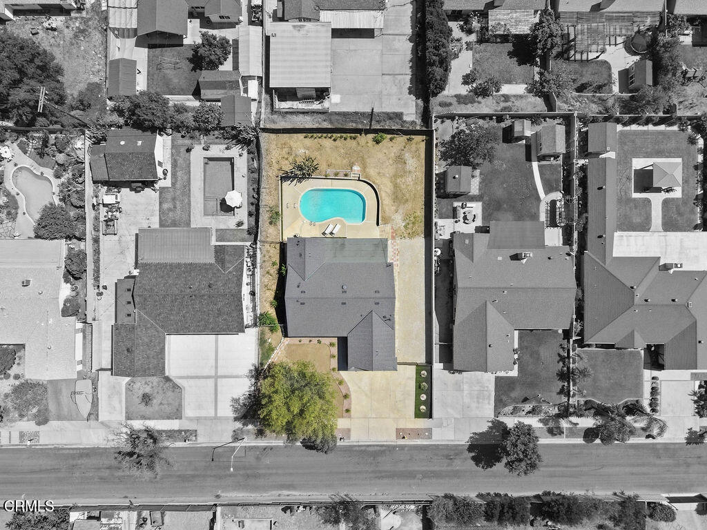 13856 Lyle Street Property Photo 5