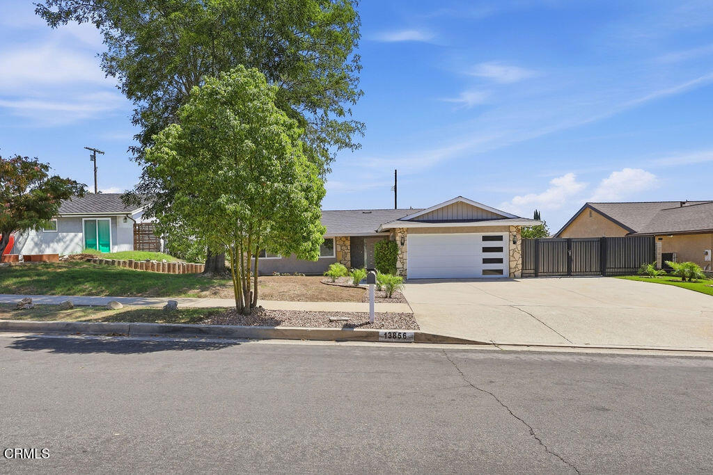 13856 Lyle Street Property Photo 43