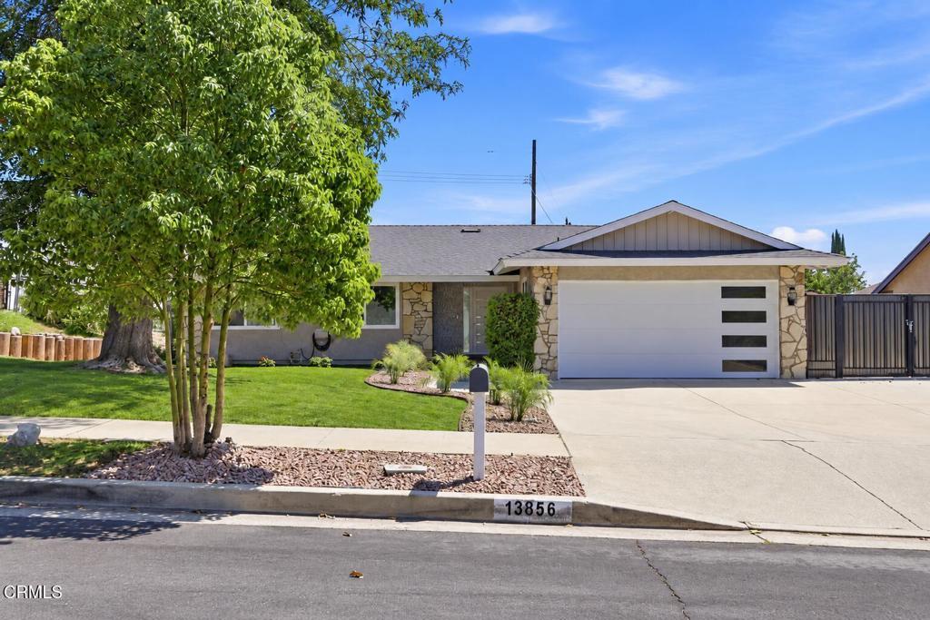 13856 Lyle Street Property Photo 47
