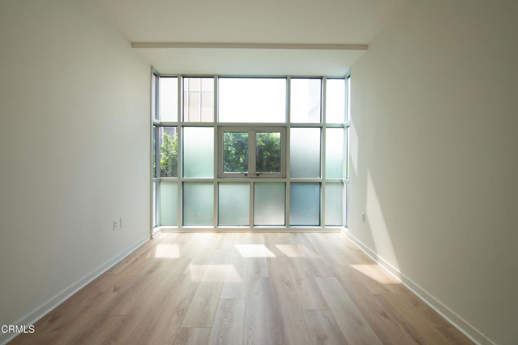 630 W 6th Street 316 Property Photo 12