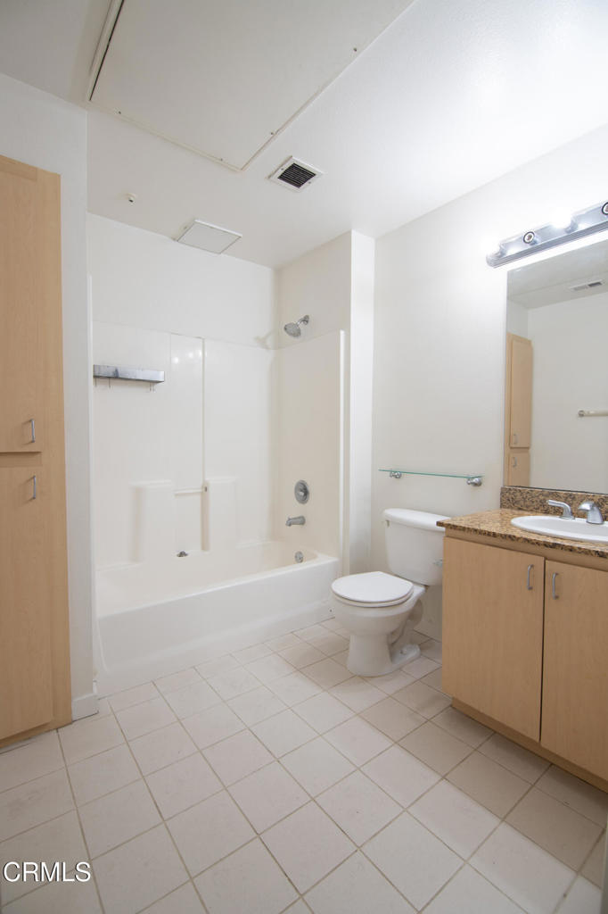 630 W 6th Street 316 Property Photo 14