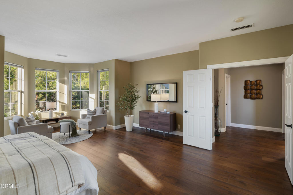 813 W Gabrielino Court Property Photo 41