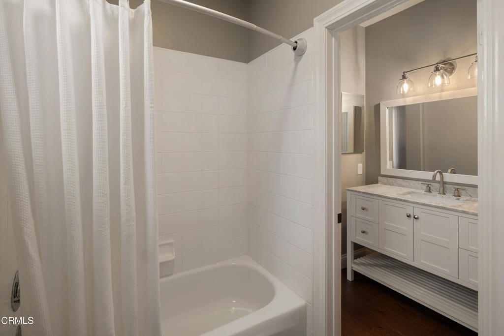 813 W Gabrielino Court Property Photo 46