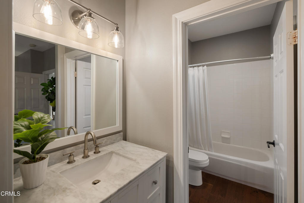 813 W Gabrielino Court Property Photo 47