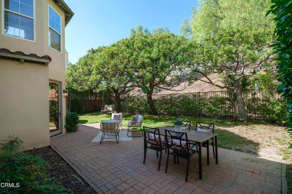 813 W Gabrielino Court Property Photo 56
