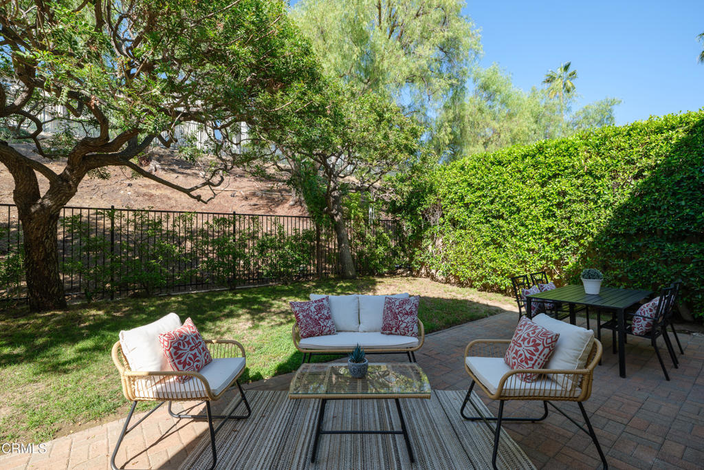 813 W Gabrielino Court Property Photo 58