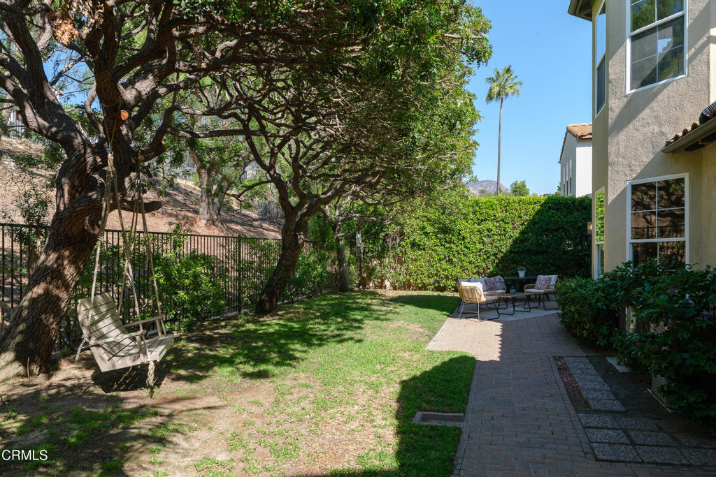 813 W Gabrielino Court Property Photo 61