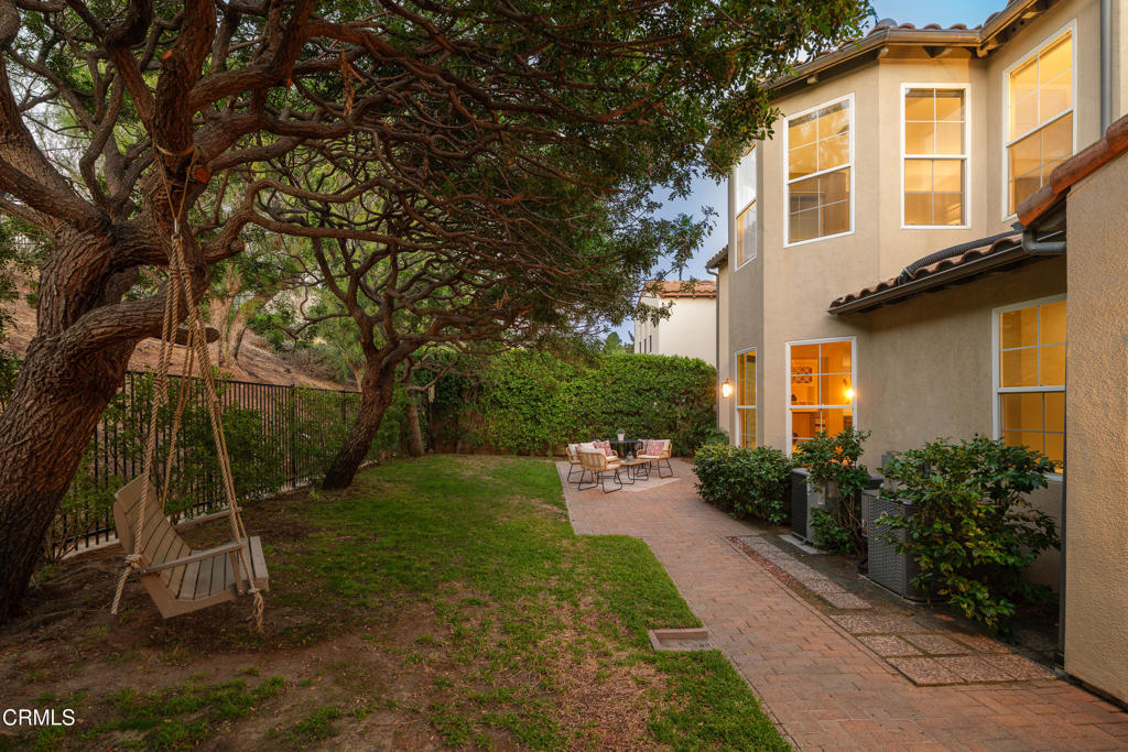 813 W Gabrielino Court Property Photo 63