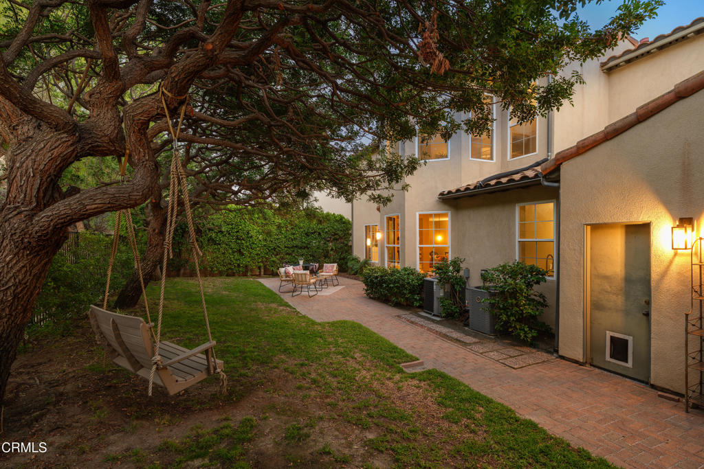 813 W Gabrielino Court Property Photo 65