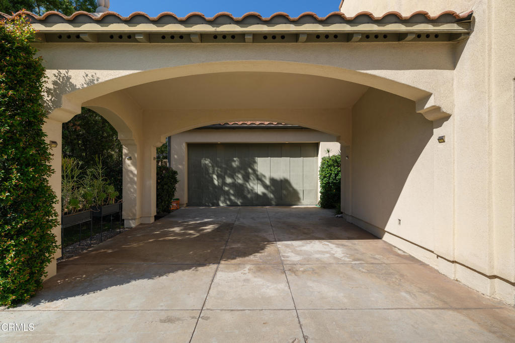 813 W Gabrielino Court Property Photo 68