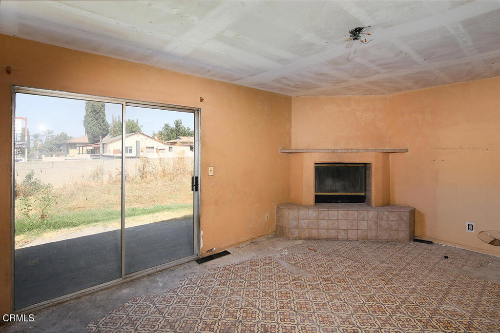 11100 Carmenita Road Property Photo 3
