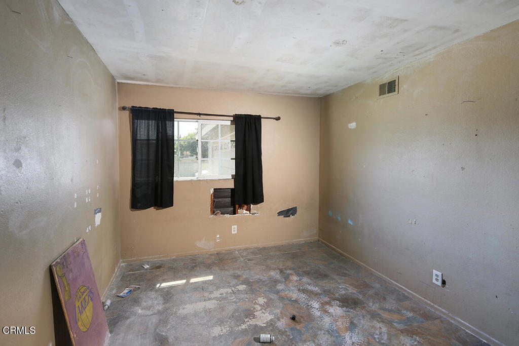 11100 Carmenita Road Property Photo 12