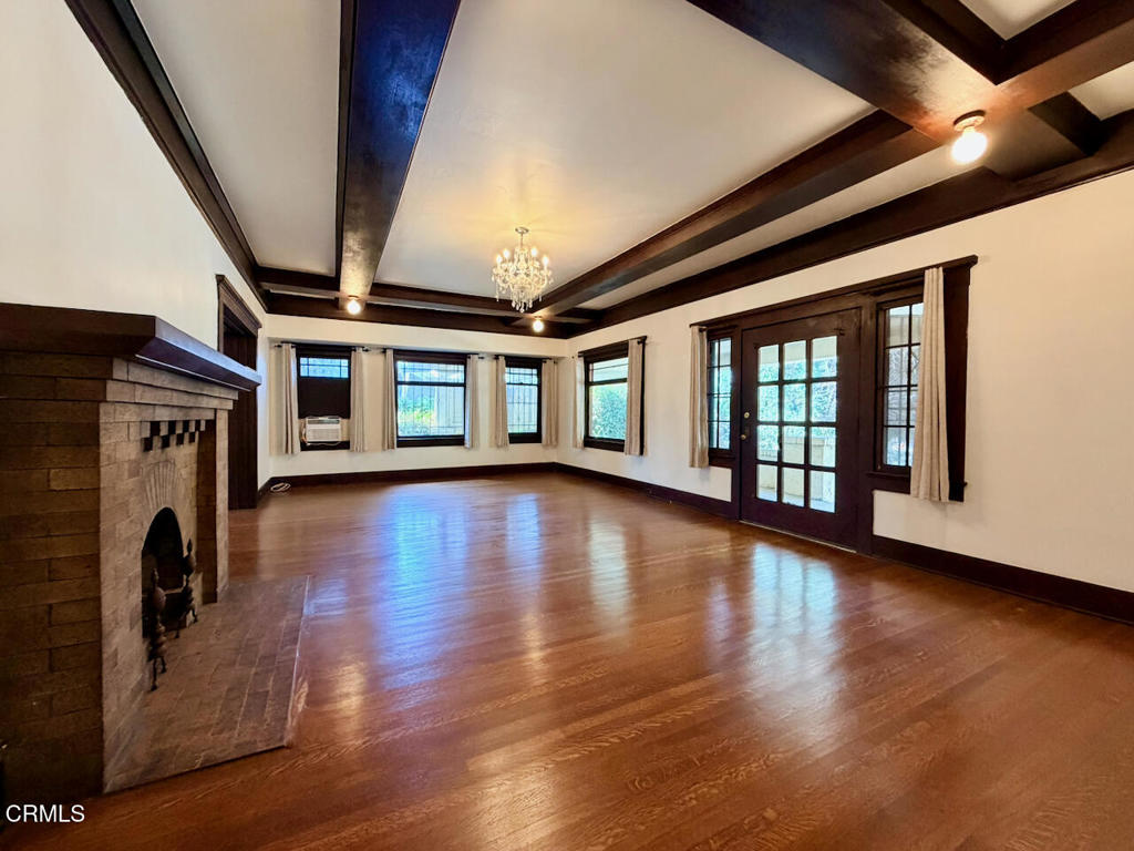 1614 Golden Gate Avenue Property Photo 4