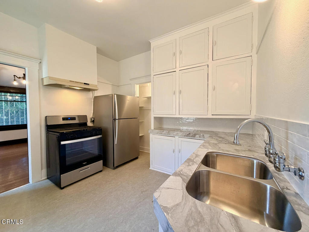 1614 Golden Gate Avenue Property Photo 8