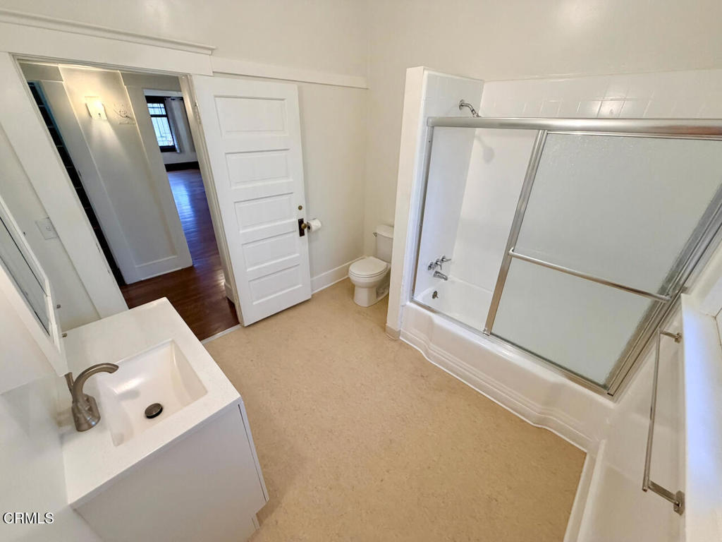 1614 Golden Gate Avenue Property Photo 10
