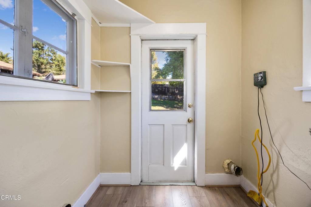 10814 Plainview Avenue Property Photo 27