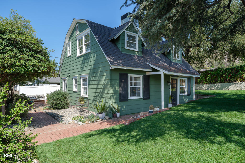 3269 Summit Avenue Property Photo 1