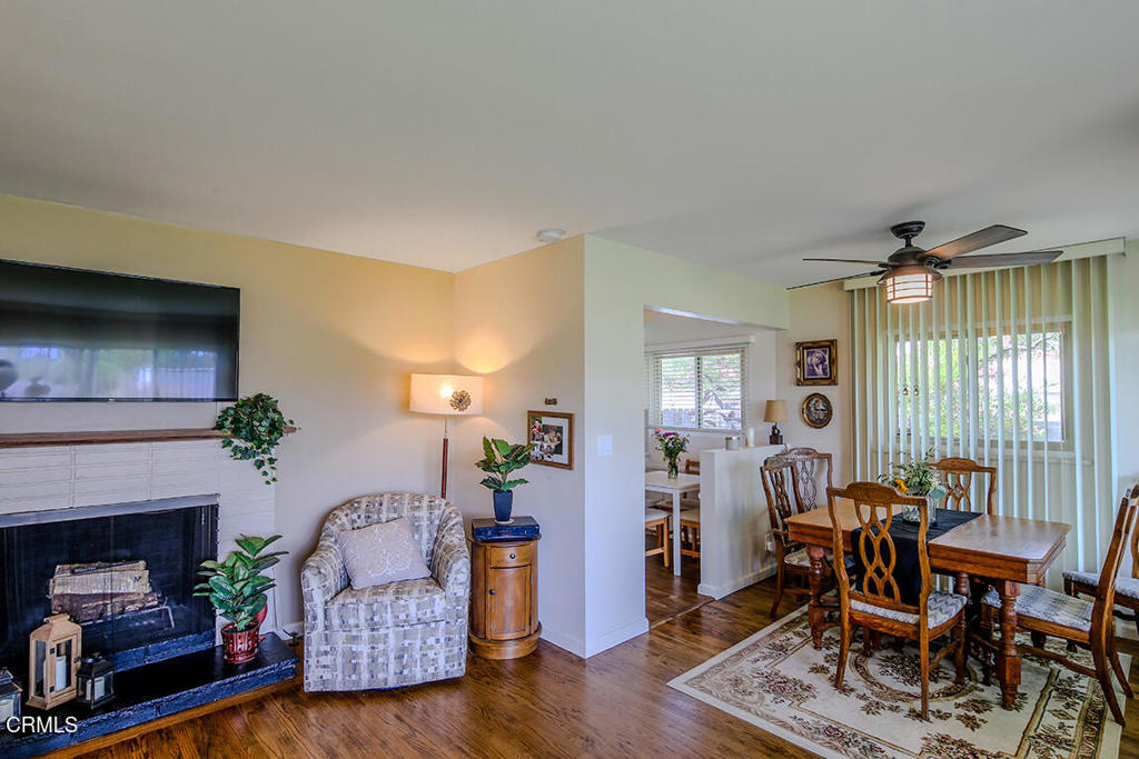 2326 W Clydewood Avenue Property Photo 6