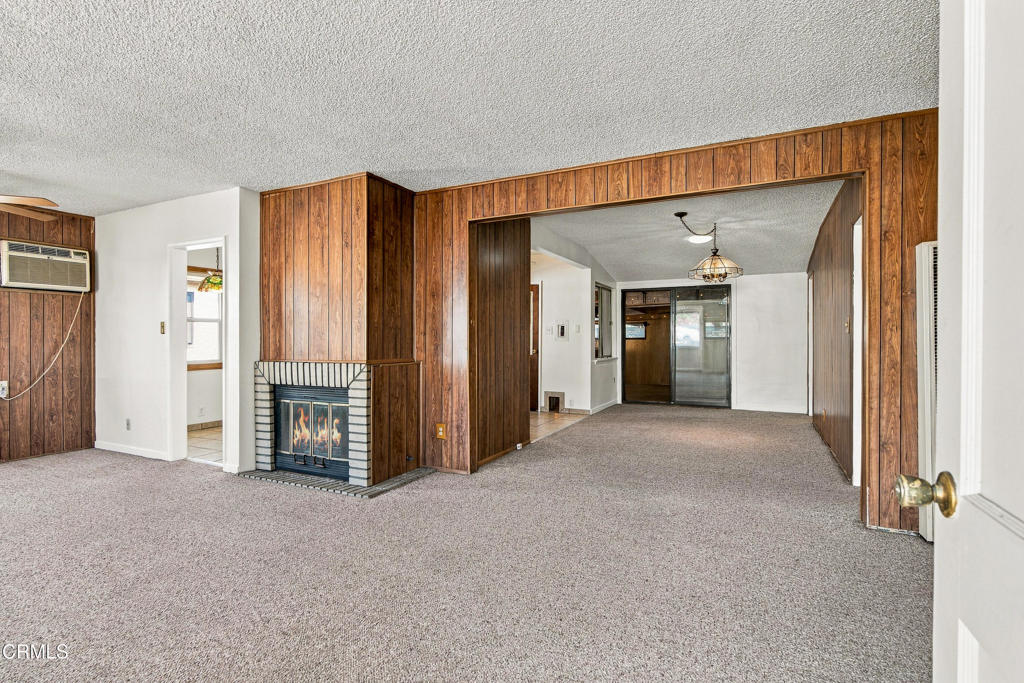332 W Fernfield Drive Property Photo 2