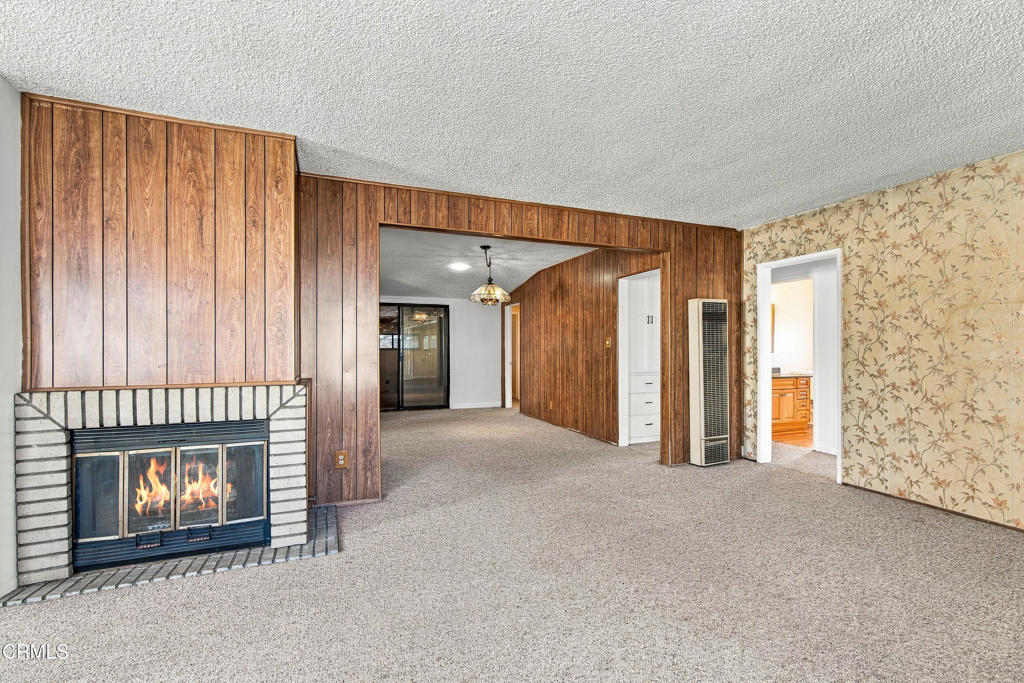 332 W Fernfield Drive Property Photo 3