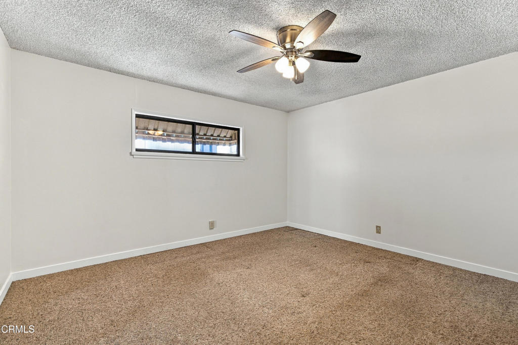 332 W Fernfield Drive Property Photo 8