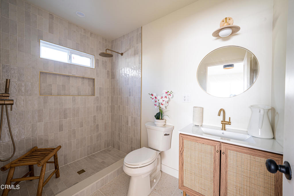 3044 Hillcrest Drive Property Photo 10