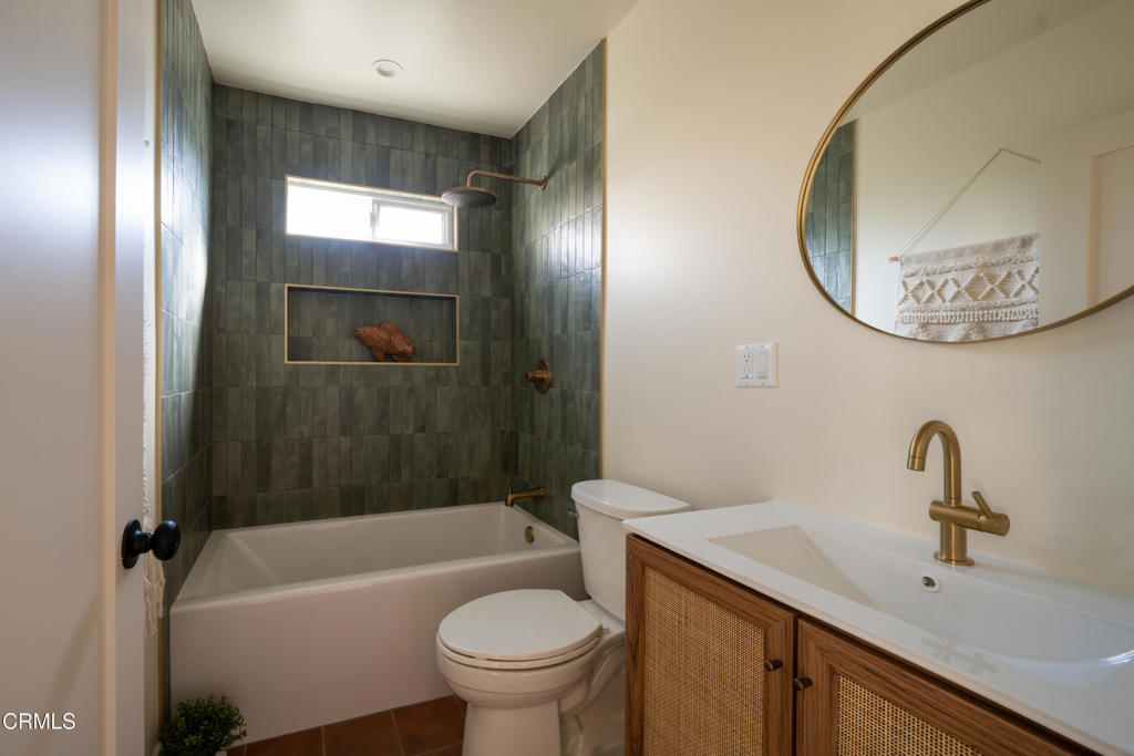 3044 Hillcrest Drive Property Photo 12