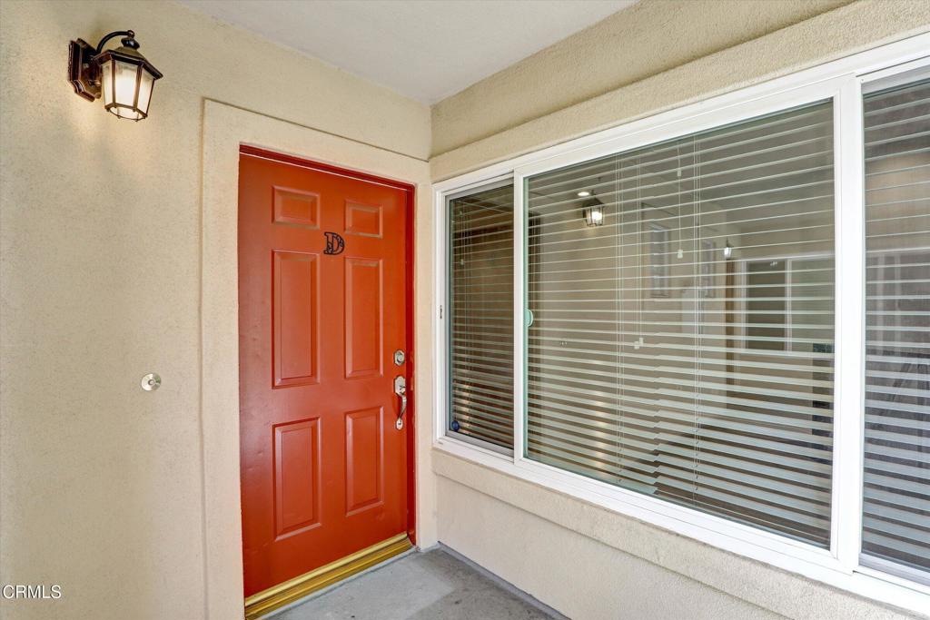719 E Tujunga D Property Photo 5