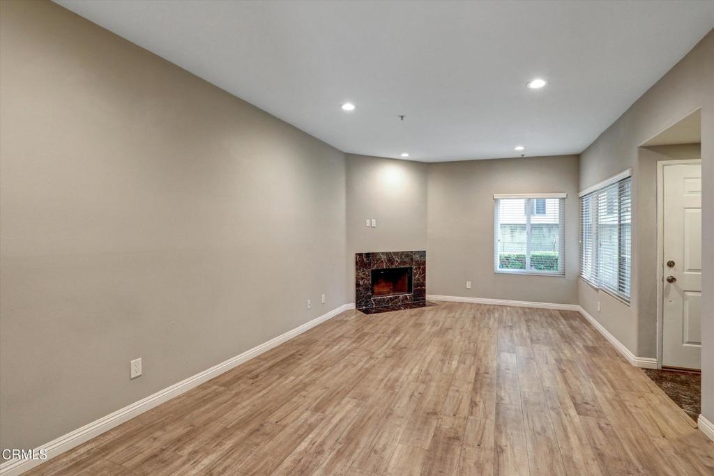 719 E Tujunga D Property Photo 10