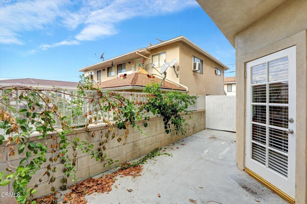 719 E Tujunga D Property Photo 19