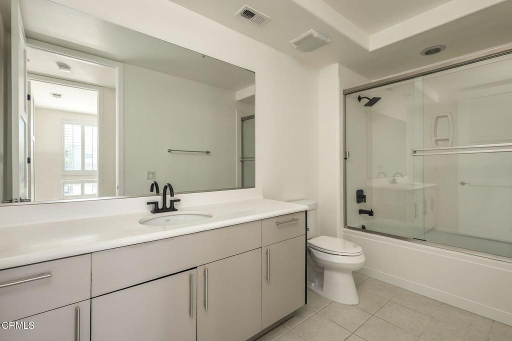10609 Bloomfield Street 207 Property Photo 25