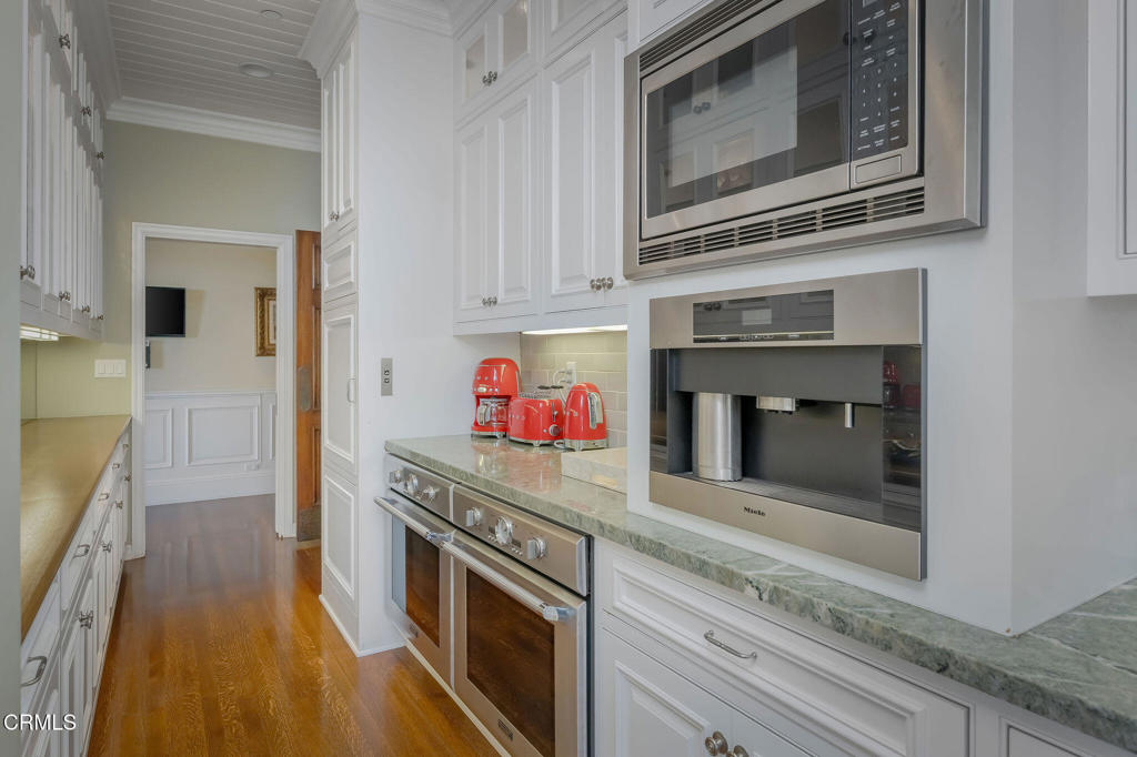 1211 Wellington Avenue Property Photo 29