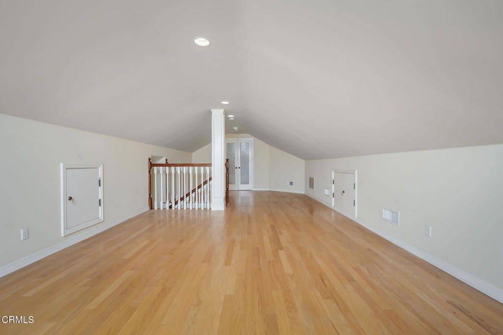 1211 Wellington Avenue Property Photo 75