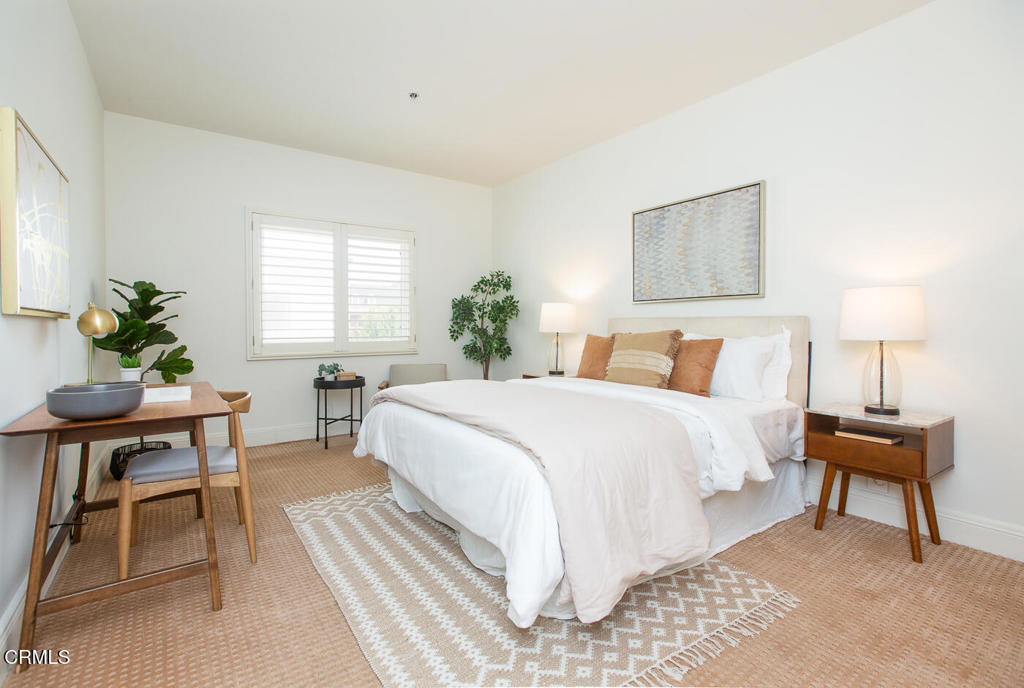 130 S Mentor Avenue 205 Property Photo 14