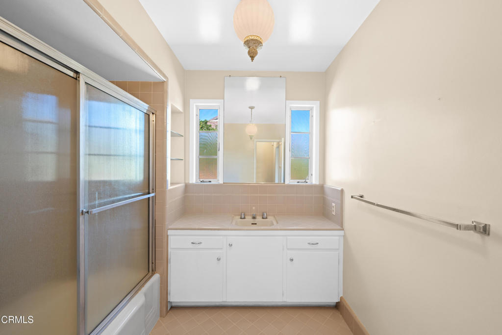 845 Canterbury Road Property Photo 32