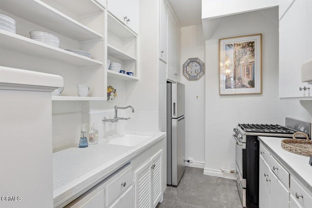 99 S Raymond Avenue 206 Property Photo 11