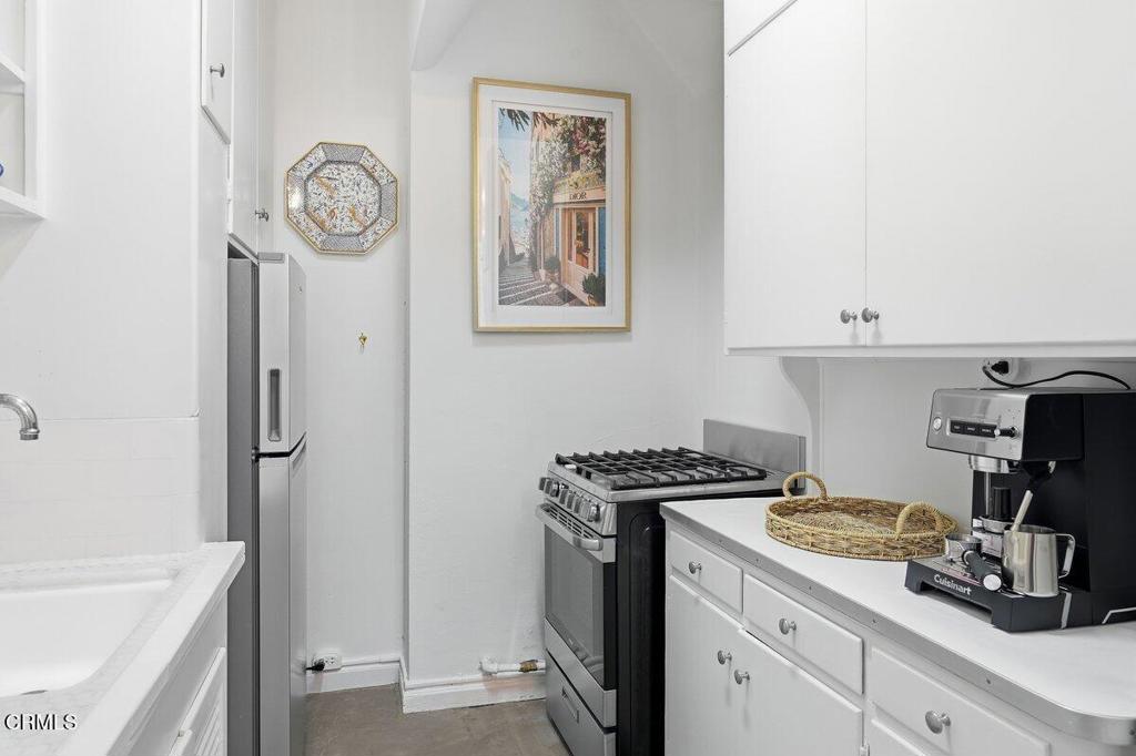 99 S Raymond Avenue 206 Property Photo 12