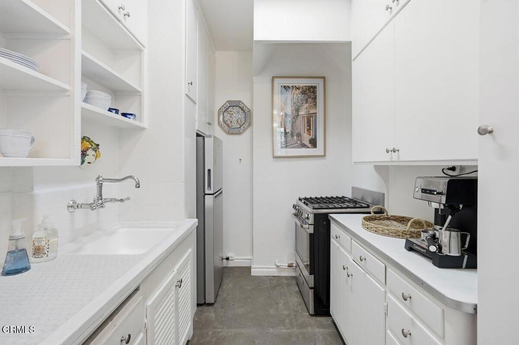 99 S Raymond Avenue 206 Property Photo 13