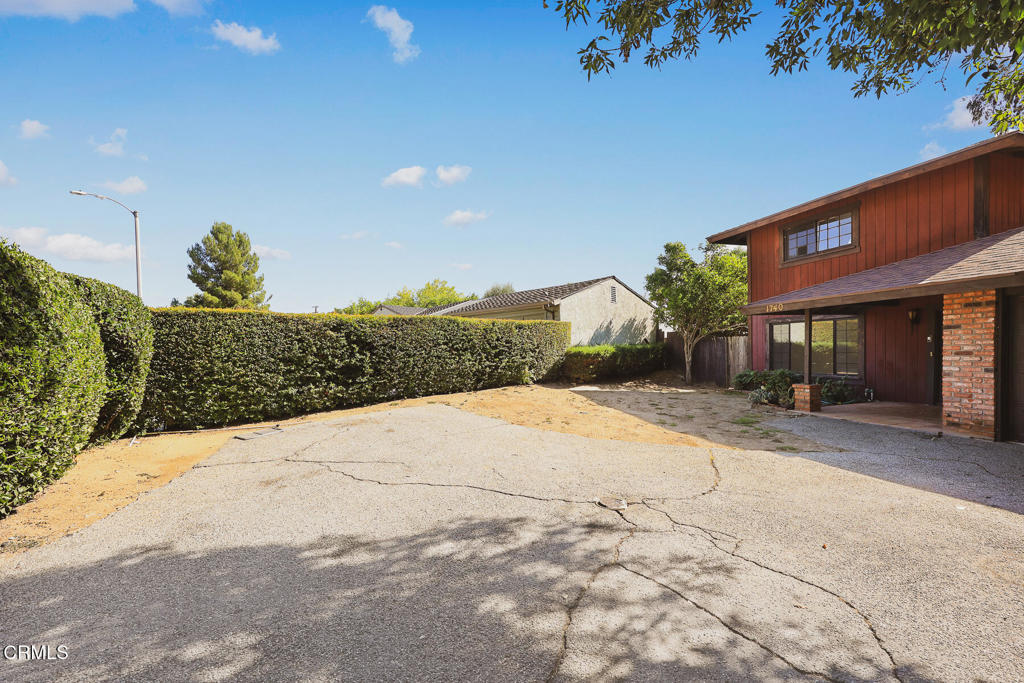 1740 Foothill Boulevard Property Photo 3
