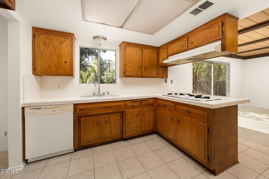 1740 Foothill Boulevard Property Photo 16