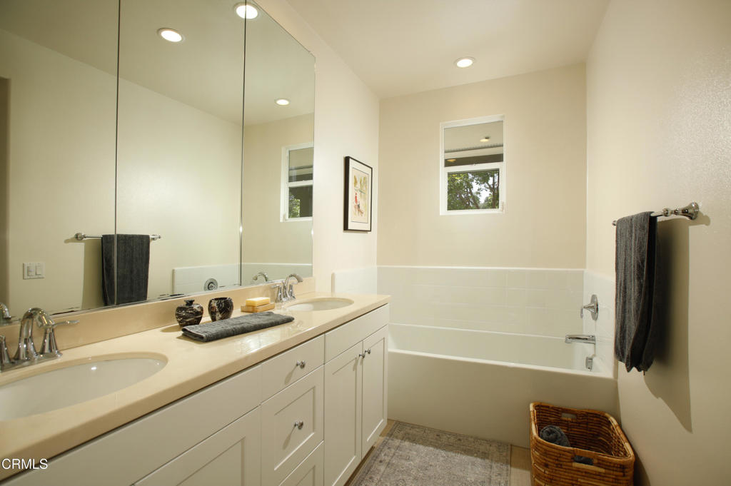 281 N Mar Vista 14 Property Photo 12