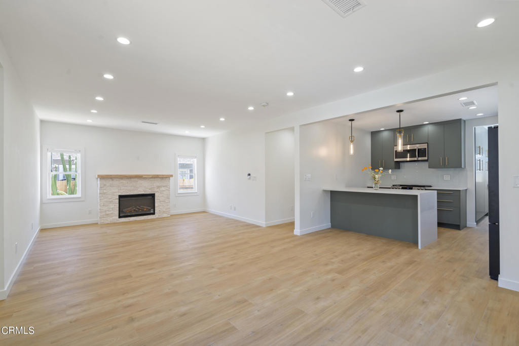83 S Greenwood Avenue Property Photo 5