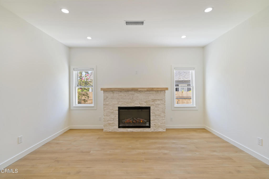83 S Greenwood Avenue Property Photo 6