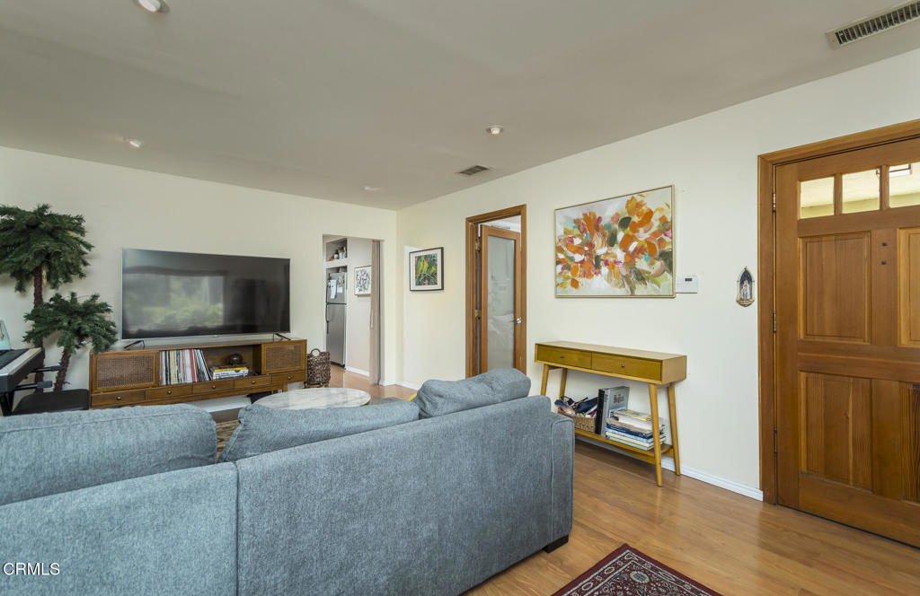 4021 Liberty Avenue N Property Photo 8