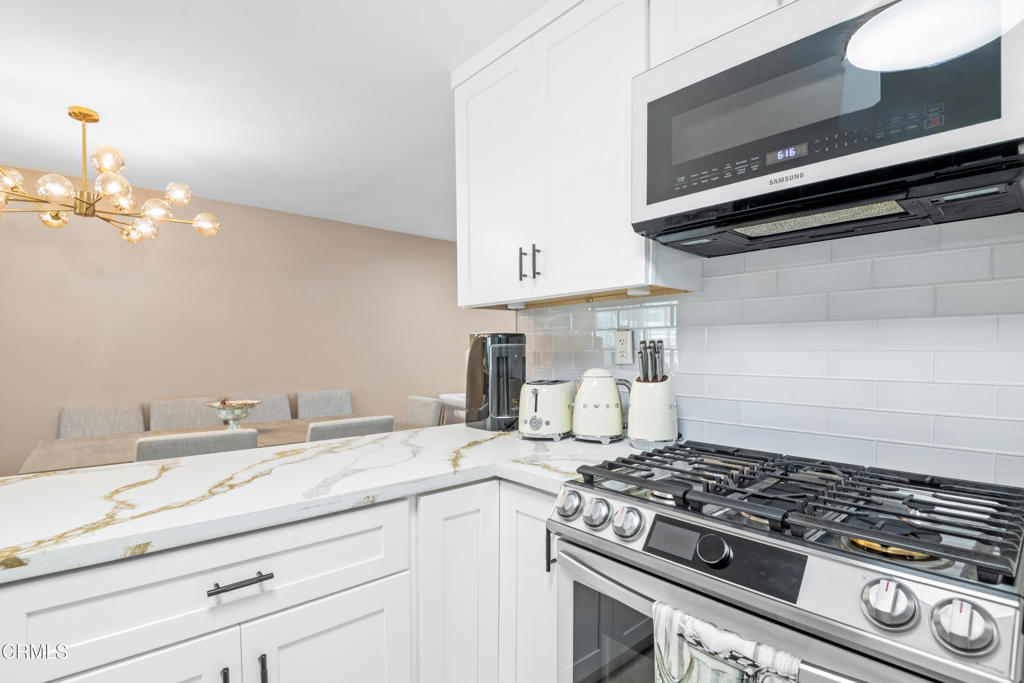 20224 Cohasset Street 12 Property Photo 8