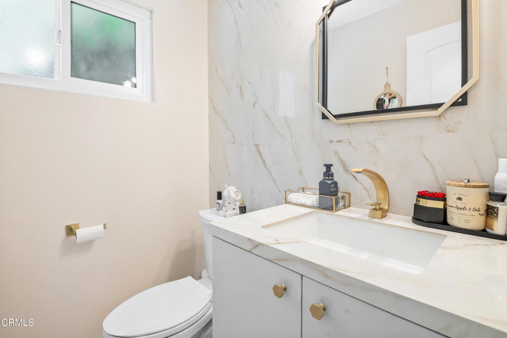 20224 Cohasset Street 12 Property Photo 12