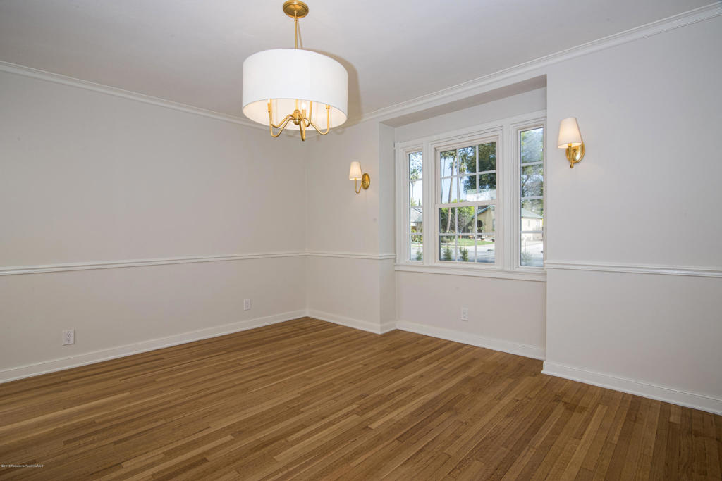1087 S Los Robles Avenue Property Photo 10