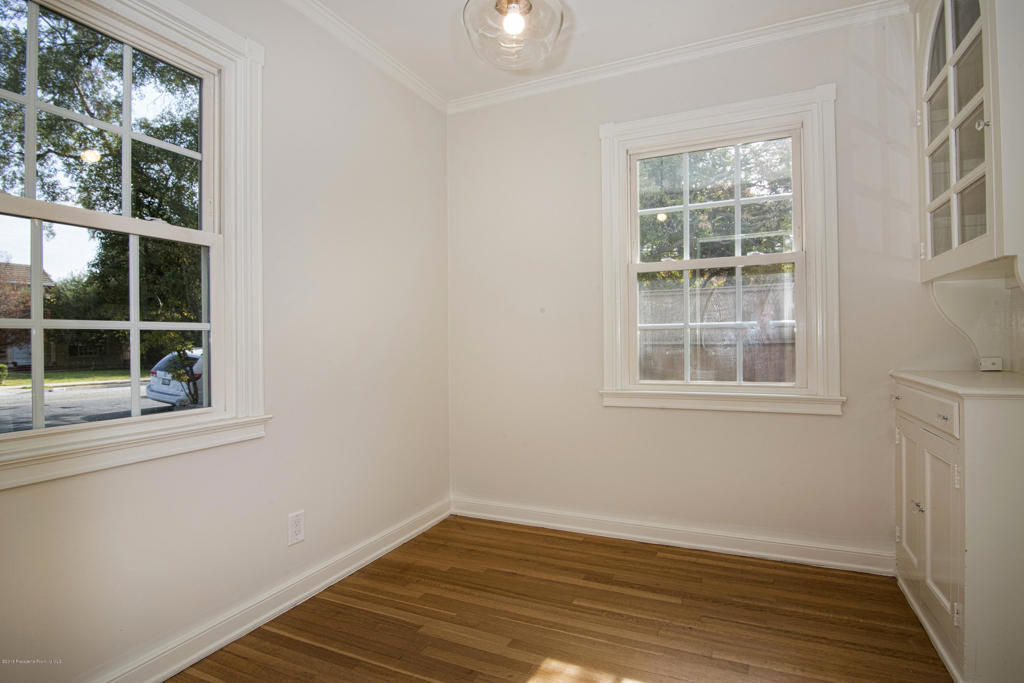 1087 S Los Robles Avenue Property Photo 11