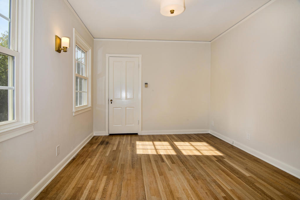1087 S Los Robles Avenue Property Photo 17