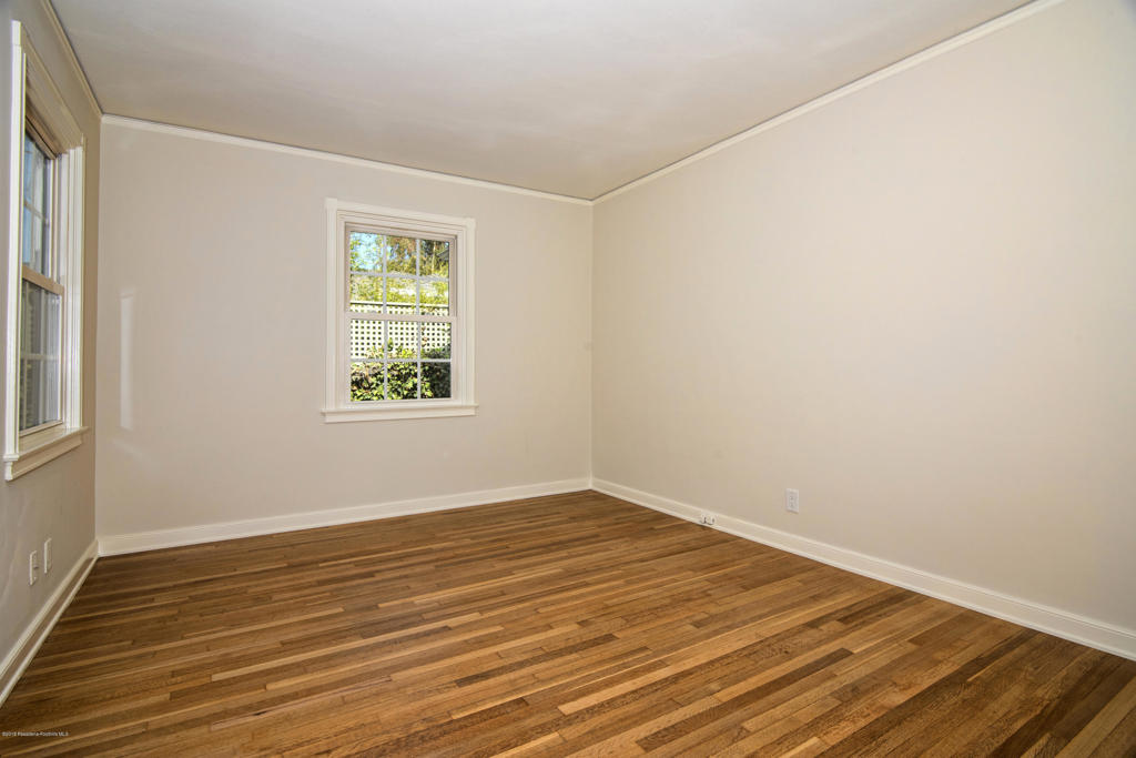 1087 S Los Robles Avenue Property Photo 22